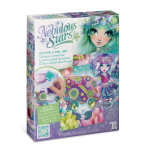 Album do scrapbookingu z Marinią i dodatkami zawiera żywą grafikę Marinii z zielonymi włosami i dużymi oczami, a także brokatowe akcenty - idealne do kreatywnych projektów lub magicznych dodatków. Dla osób w wieku 7+.