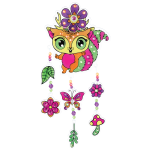 Witraż na okno, zestaw do malowania z Hazelią zawiera kapryśnego liska z zielonymi oczami i żywymi kwiatami, a także sznurki z koralikami i charmsami w kształcie: liścia, różowych kwiatów, motyla i różowego grzyba - idealne na okno.