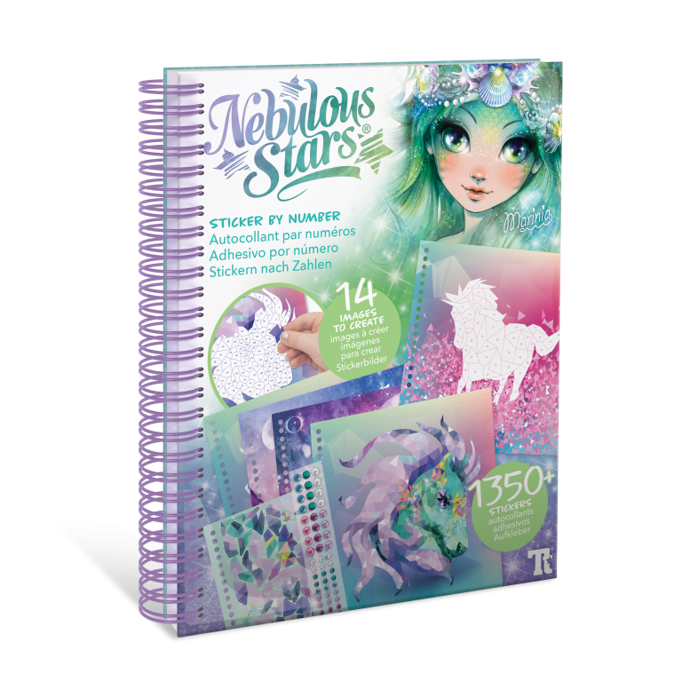 Oprawiona w spiralę książka Wyklejanka po numerach z Marinią ma fantazyjną okładkę z Marinią i jednorożcem, zawiera 14 obrazków do stworzenia i ponad 1350 naklejek.